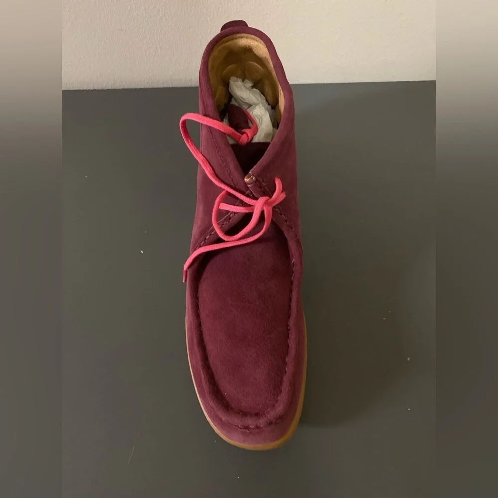NWOT Hush Puppies Mens Bridgeport Wine Red Suede Chukka Boots US Size 13